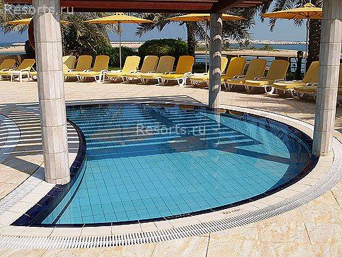 Al Hamra Fort Hotel & Beach Resort 40